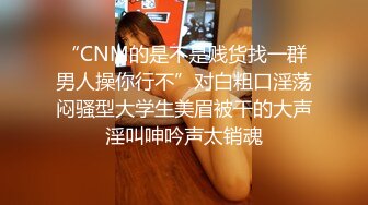 大神旅游景区一路走一路抄底众多的美女少妇眼界大开 (5)