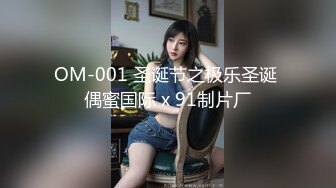 邊看美劇邊享受性感女友的口活服務 豐滿身材十分誘