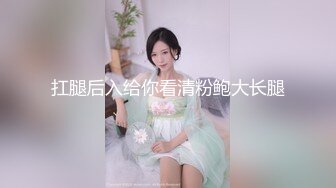 -猥琐男户外偸拍短裙少妇被发现后扒开多毛粉红小穴给他口爆