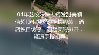 【龙哥探花】带着哥们去网吧找个小姐姐 给我们哥几个轮着口爆 拿着手机看大片小姐姐手撸鸡鸡