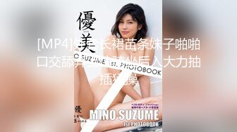 海里玩水的妹子 你也走点心 奶子跑都出来了还不知道